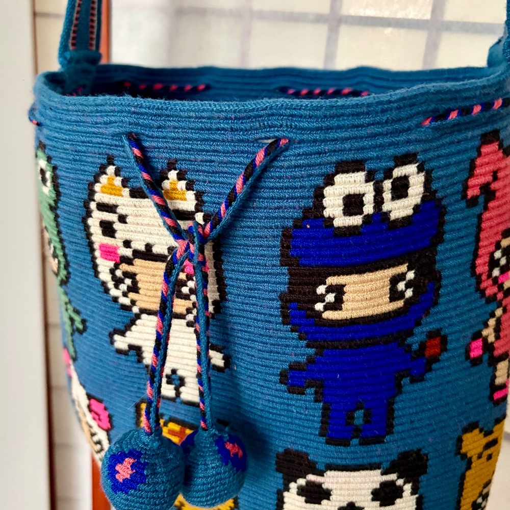 Mochila bucket or crossbody handwoven in Columbia